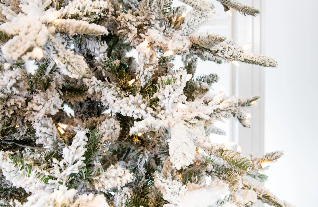 The Christmas Palace 7.5 FT SNOW PINE TREE PRE LIT CLEAR LIGHTS 2 The Christmas Palace 7.5 FT SNOW PINE TREE PRE LIT CLEAR LIGHTS