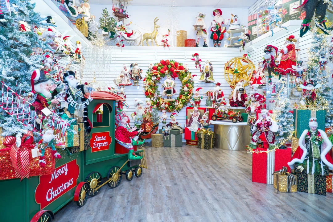 The Christmas Palace MARK ROBERTS 26" SANTA'S OLD FASHIONED Santas 3 The Christmas Palace MARK ROBERTS 26" SANTA'S OLD FASHIONED Santas