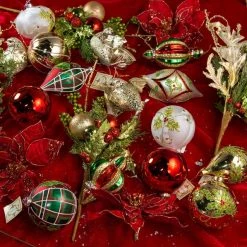 The Christmas Palace MARK ROBERTS 3-18